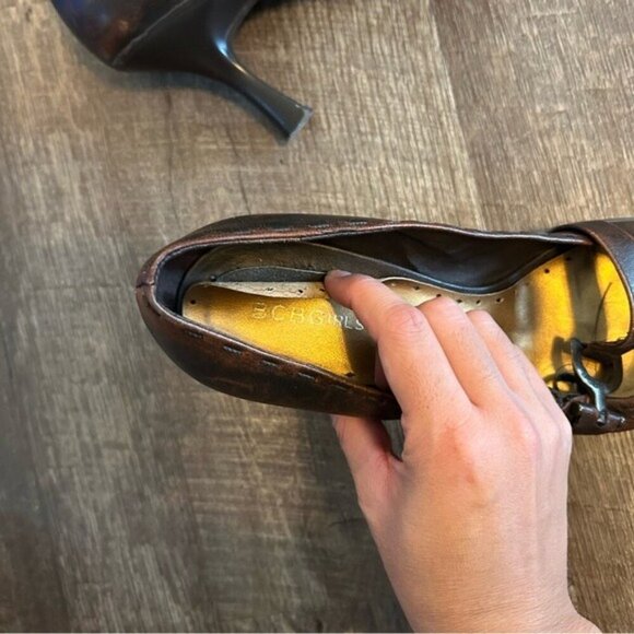 Vintage BCBG Brown Leather Kitten Heels 10 - Picture 6 of 8